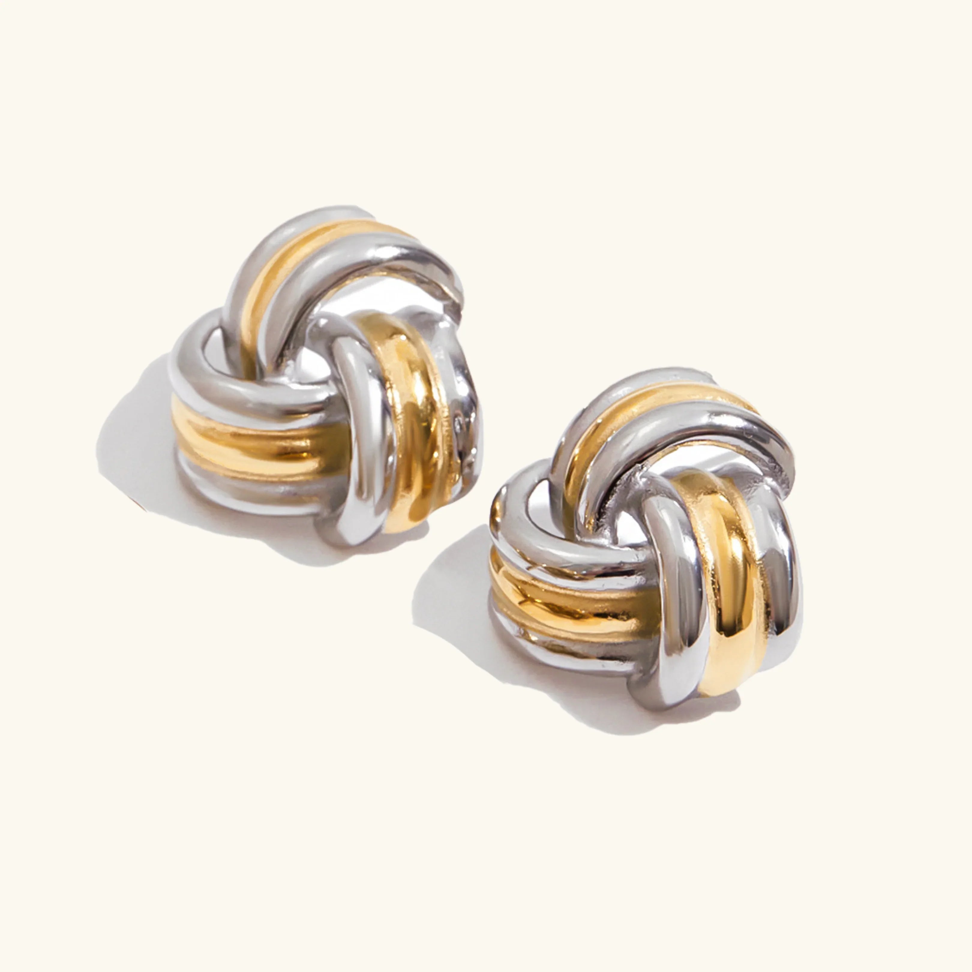 Avielle Chunky Gold Solmukorvakorut